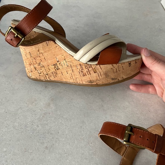 Brown’s wedge heels - Picture 2 of 7